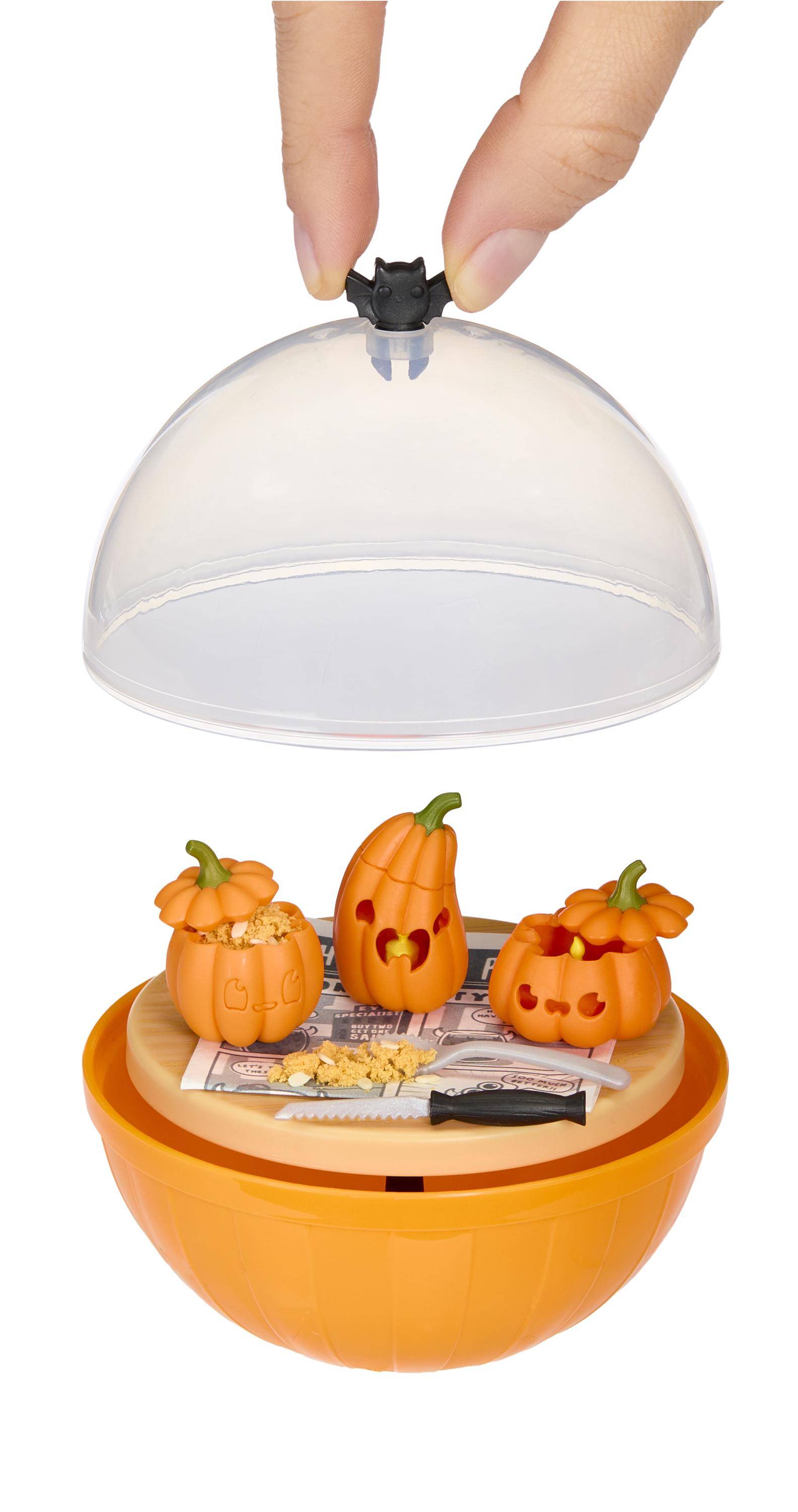 MGA Entertainment Inc. MGA's Miniverse - Make It Mini Halloween 2025 Beetlejuice Collectibles