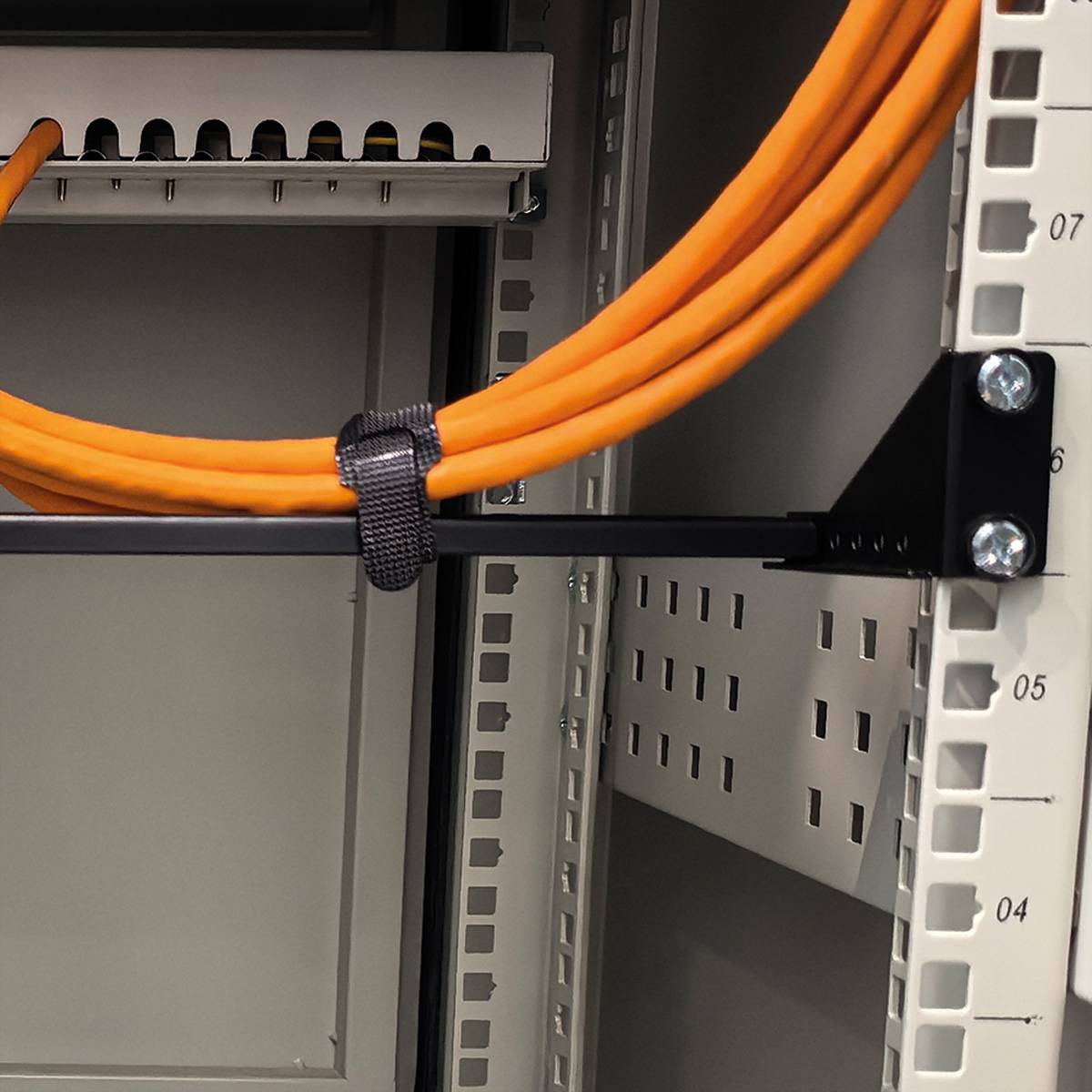 Value 19-Zoll-Rack montierbare Kabelführungsschiene (horizontal), einstellbare Tiefe, 1HE, schwarz
