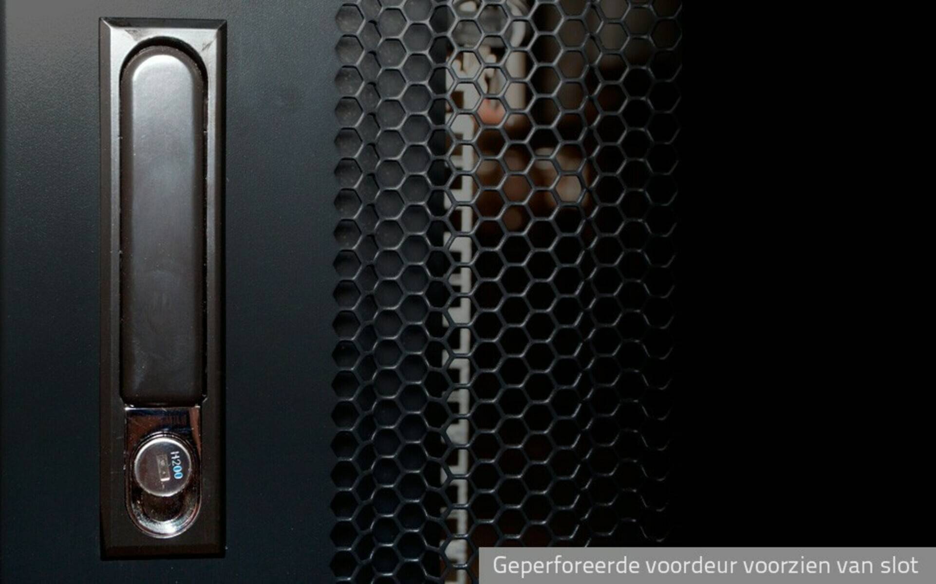 Danicom - 47 HE 19” Serverschrank, mit perforierter Fronttür (BxTxH) 800 x 800 x 2200mm