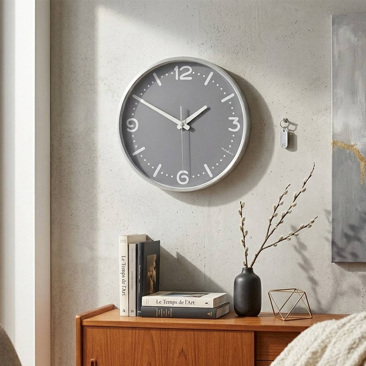 Leise Wanduhr 30 cm Aluminium gut lesbare Anzeige Grau