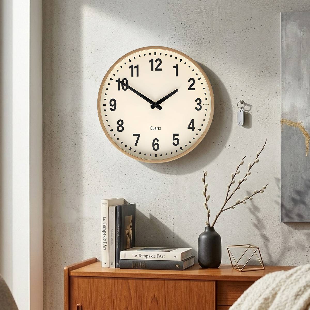 Leise Wanduhr 30 cm Holzoptik große gut lesbare Zahlen Beige