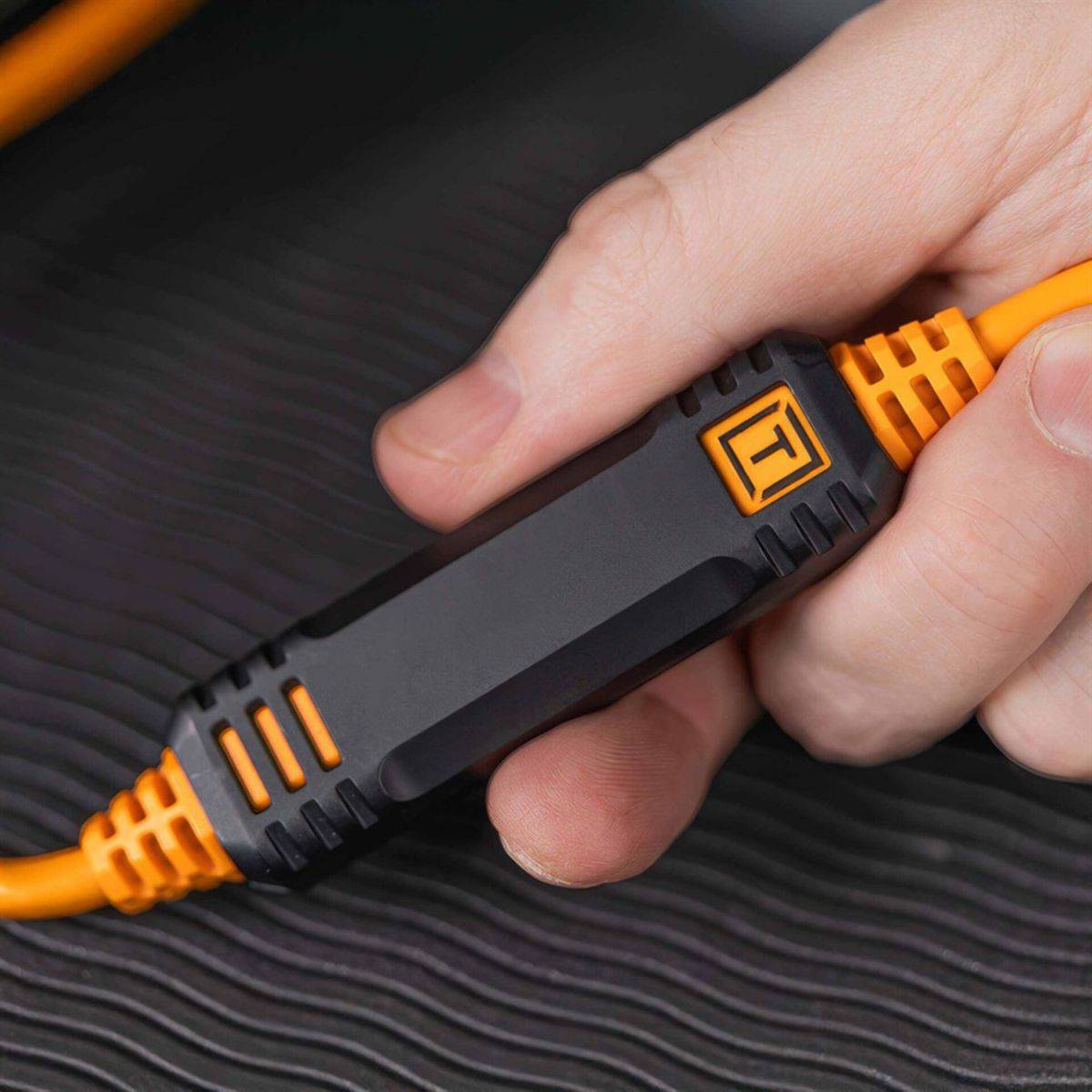 Tether Tools TetherPro USB-C Optima 10G rechts orange 4.6m