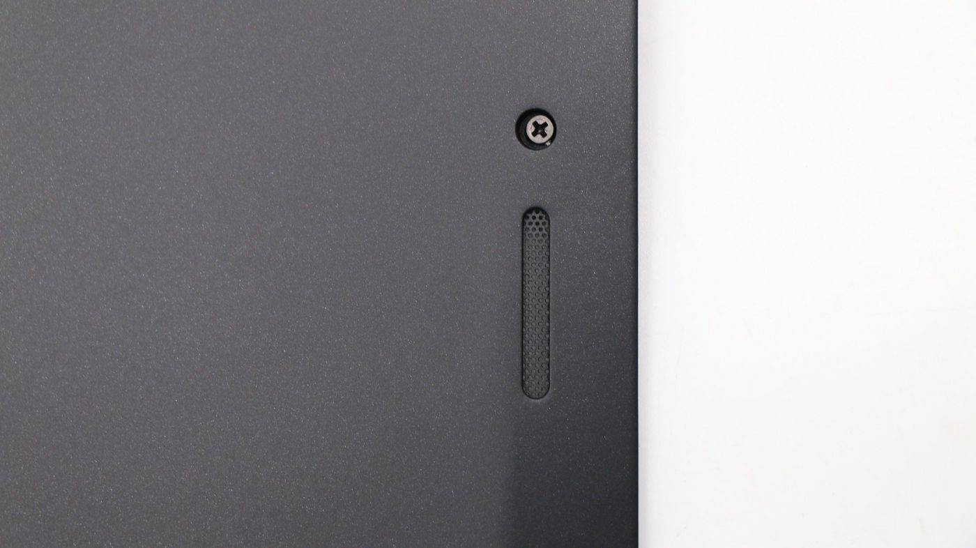 Laptop bottom case assembly