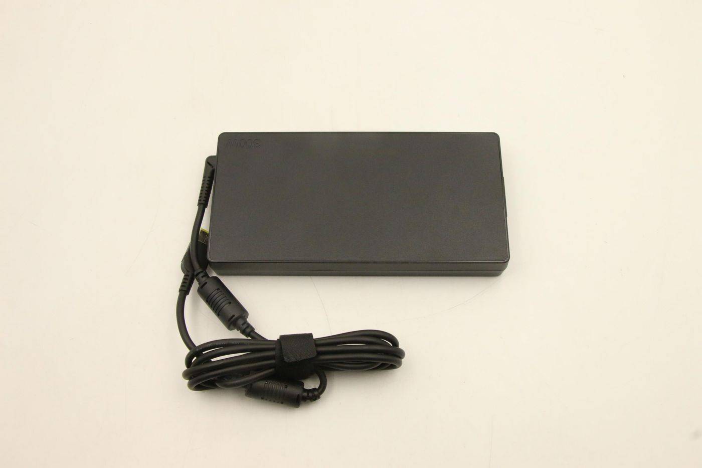 Lenovo Netzteil - Wechselstrom 100-240 V