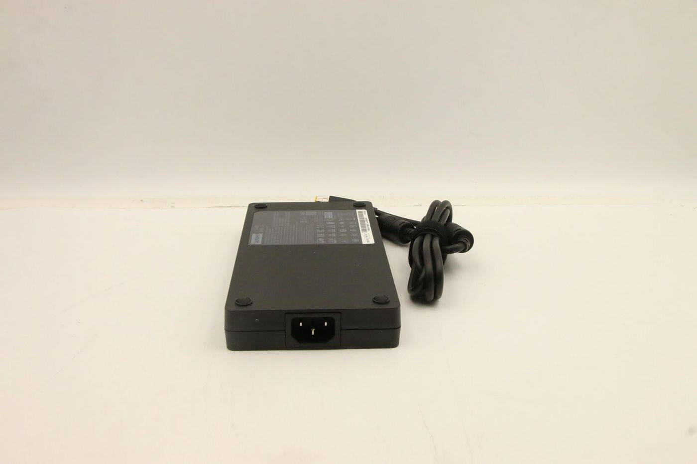 Lenovo Netzteil - Wechselstrom 100-240 V