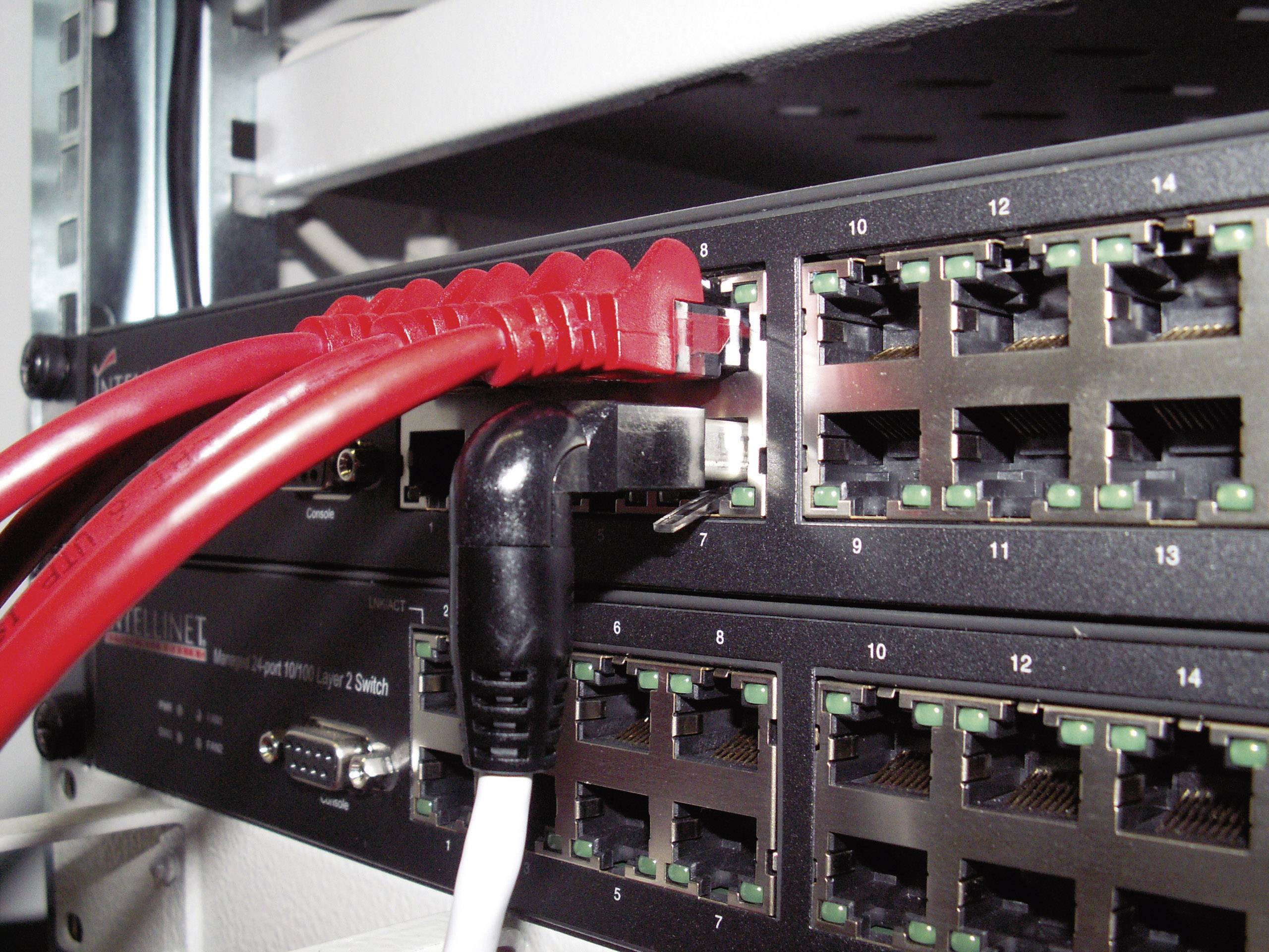 Dätwyler K0993.1 RJ45 Netzwerkkabel, Patchkabel CAT 5e S/UTP 1.00m Schwarz Flammwidrig, mit Rastnasenschutz 1St.