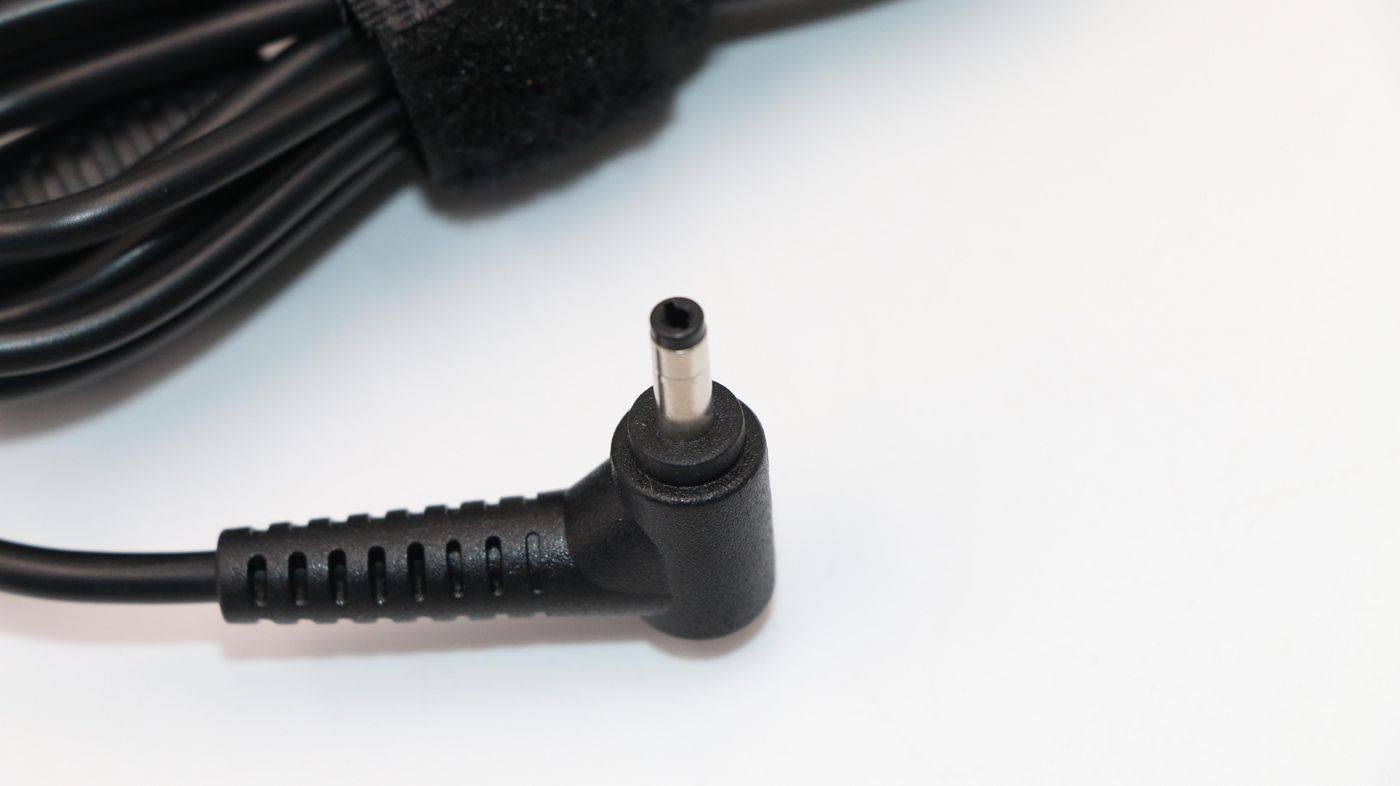Lenovo AC Adapter ADLX65NDC3A 20V3.25 **New Retail**