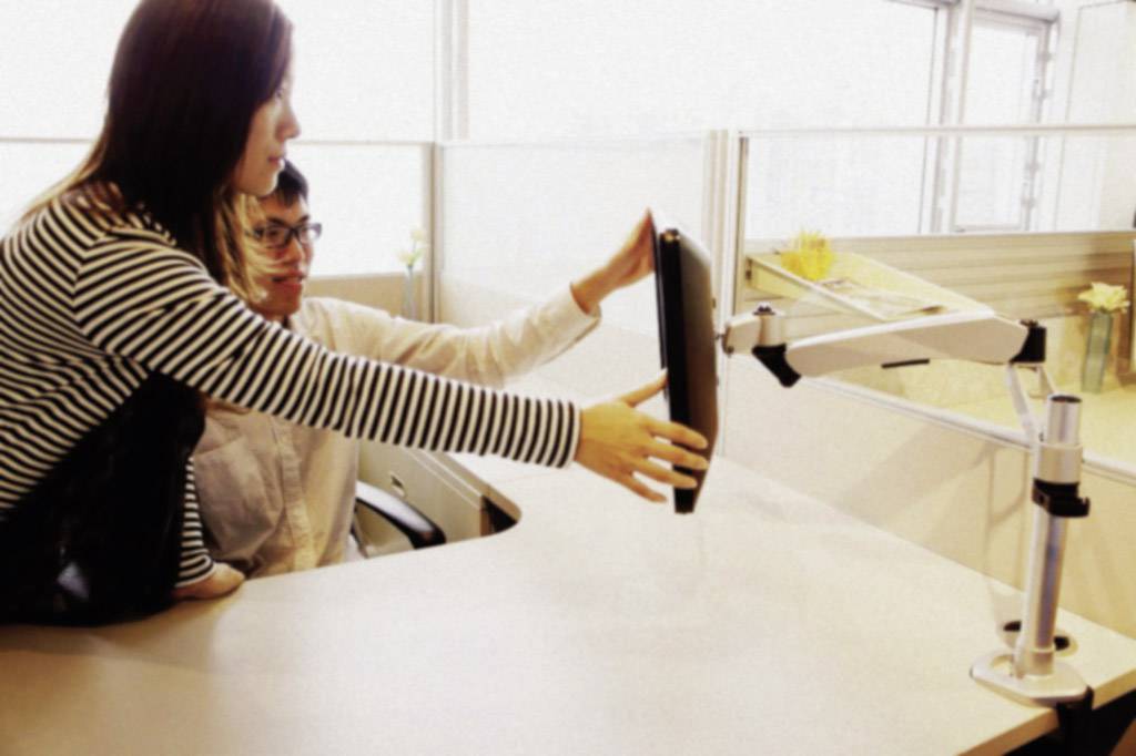 SpeaKa Professional SP-3947564 SuperFlex 1fach Monitor-Tischhalterung 25,4 cm (10") - 68,6 cm (27")