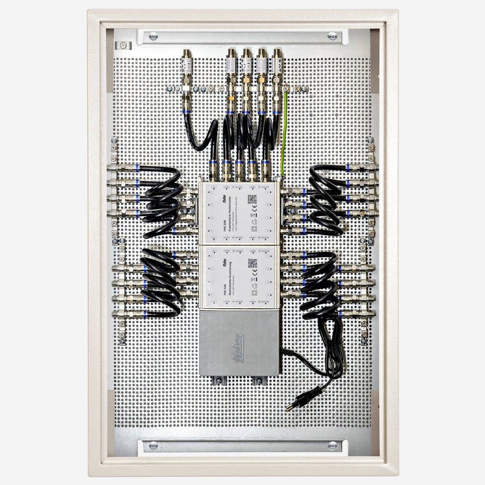 Fuba FMP 516 SL Multischalter-Paneel | Multischalter 16 Teilnehmer, ein Satellit, komplett vormontiert im Montageschrank - mit Erdung
