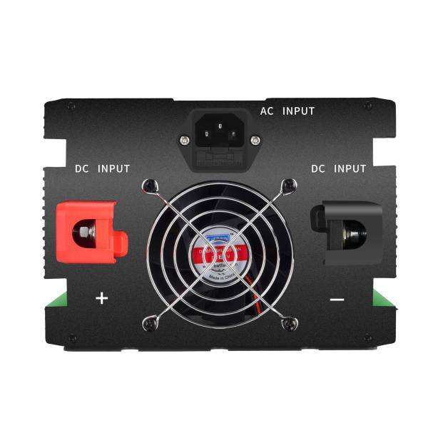 Wechselrichter Mobilektro MCI-12/2000, mit integriertem 20A Ladegerät, 12V DC, 2000W