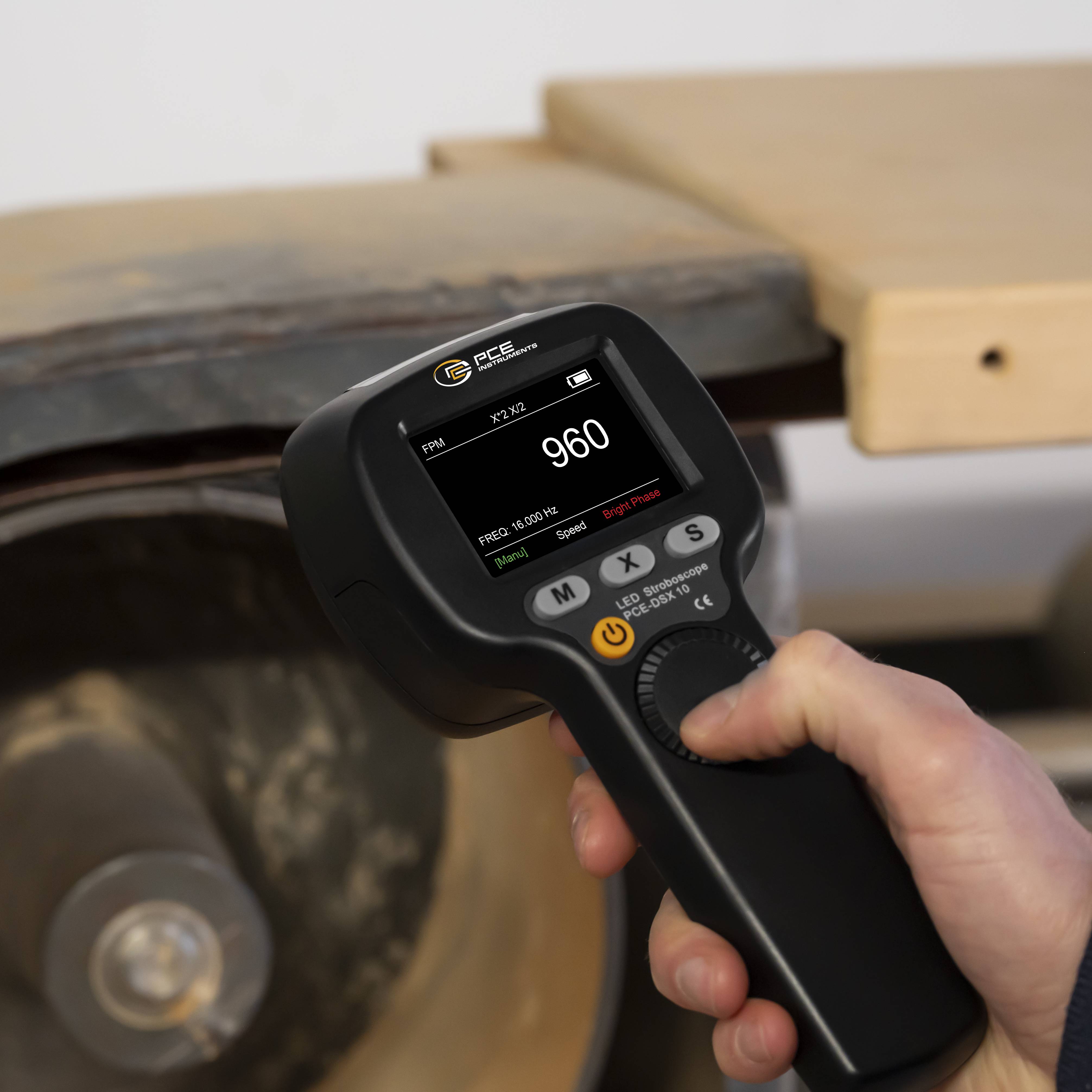 PCE Instruments Digital Stroboskop PCE-DSX 10 |60 … 999999 U/min |Lichtquelle 9 LED´s |1500lx|IP20 |Datenspeicher