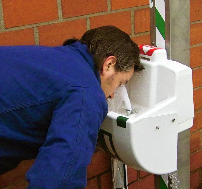 Augendusche PremiumLine m.Auffangbecken+Abdeck.Wm.3/8 AG Zoll B-SAFETY