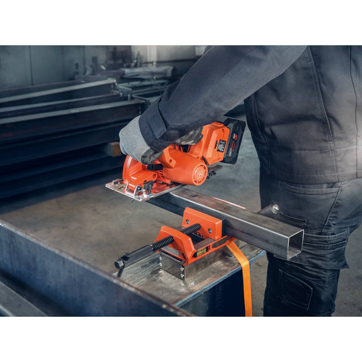 Fein Kompakte Akku-Handkreissäge für Metall||F-IRON Cut 57 AS Set 2 x 8 Ah