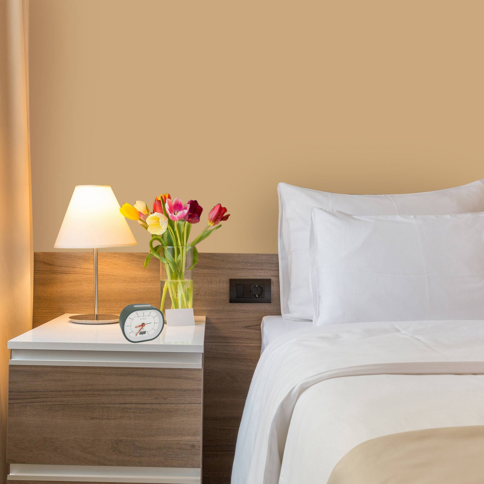 Miraval Funkwecker mit Digitaler Datumsanzeige Temperatur Geräuschlos Reisewecker Quarzwecker kein Ticken - 4-MV1021-2