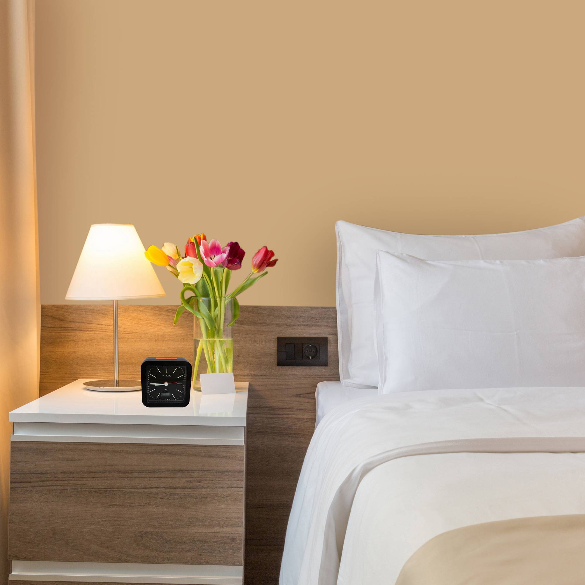 Miraval Funkwecker mit Digitaler Datumsanzeige Temperatur Geräuschlos Reisewecker Quarzwecker kein Ticken - 4-MV1021-1