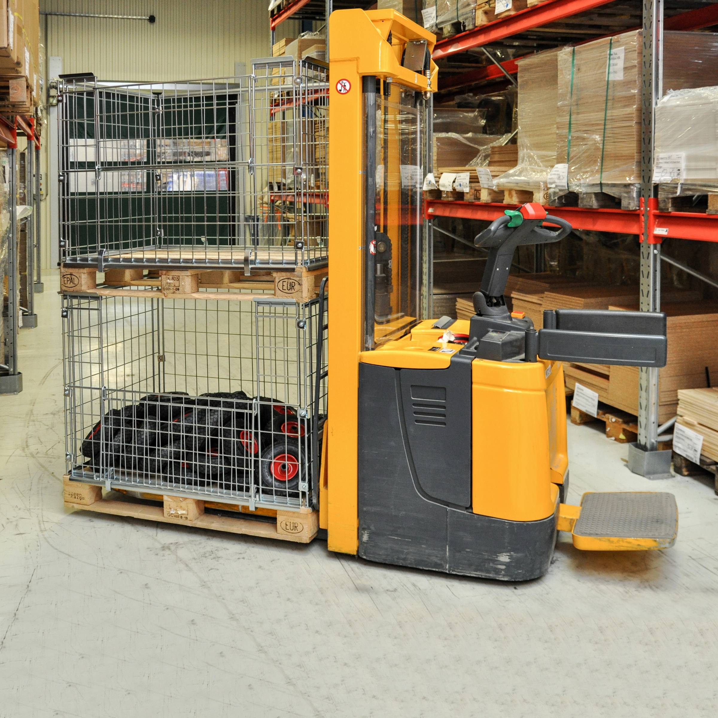 Kongamek Palettencontainer verzinkt 640mm hoch seitlich halb zu öffnen passend zu Europaletten 1200x800mm