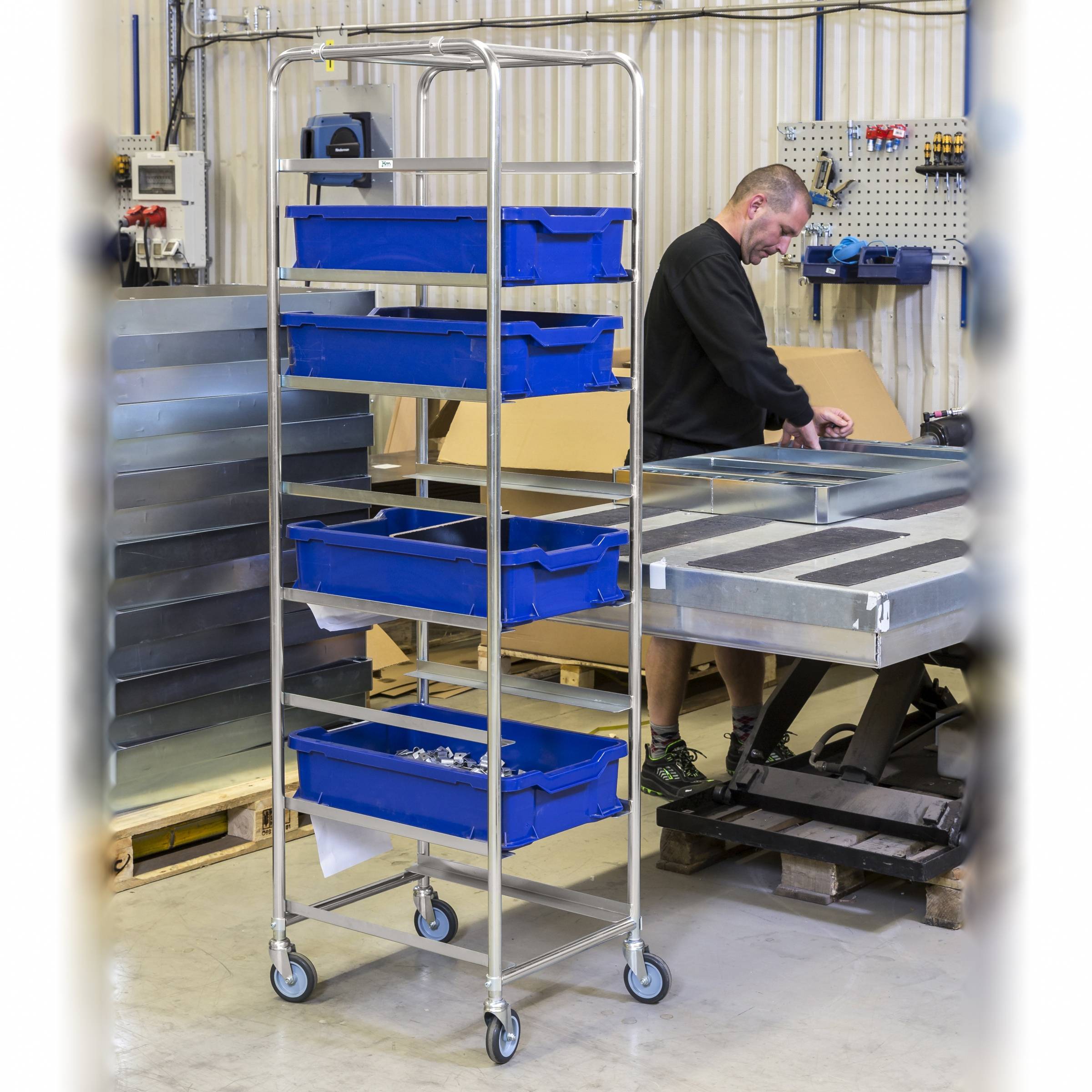 Kongamek Kistenwagen 460x590x1880mm verzinkt mit 8 Böden ohne Bremse