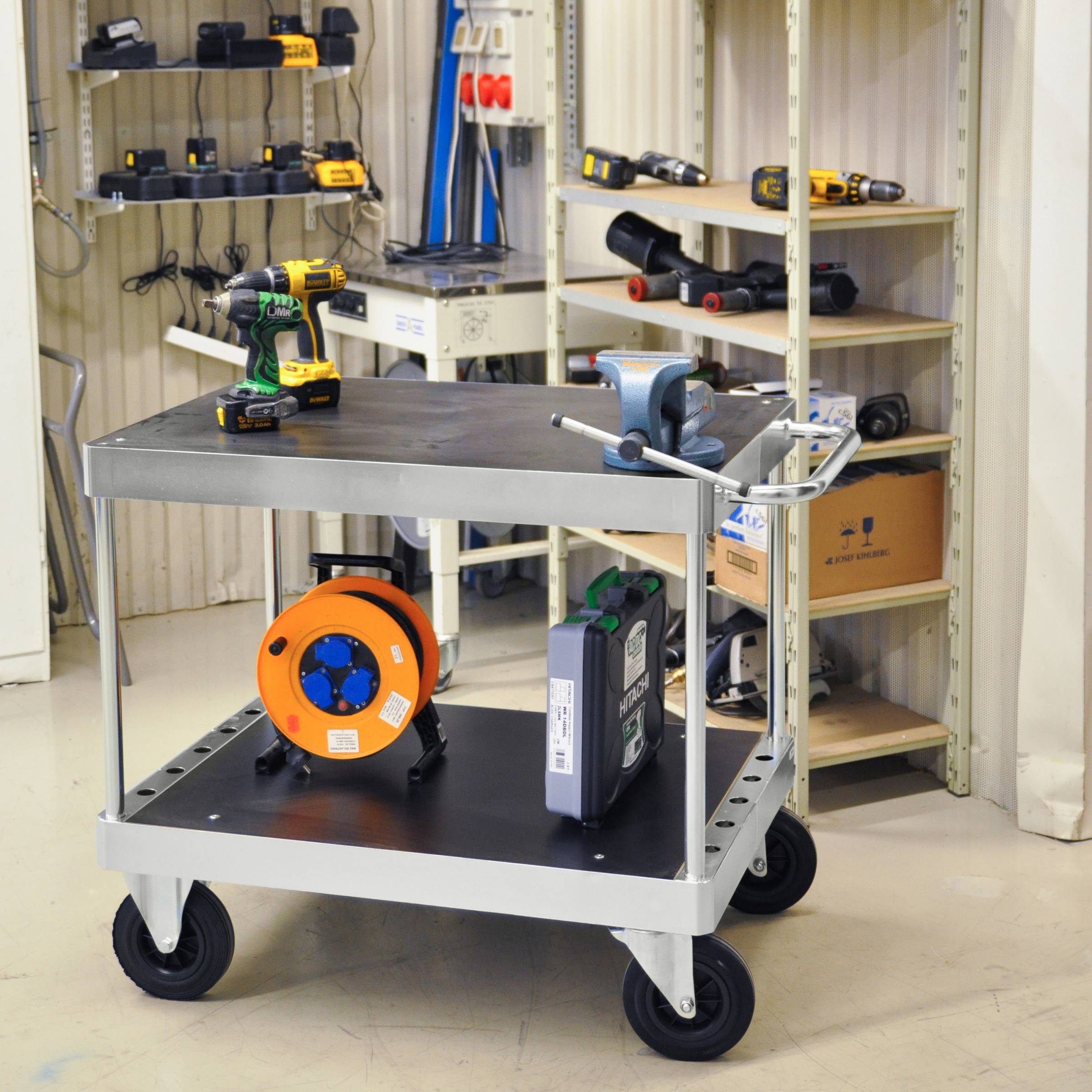 Kongamek Tischwagen verzinkt 994x700mm Ladefläche aus MDF mit Bremse