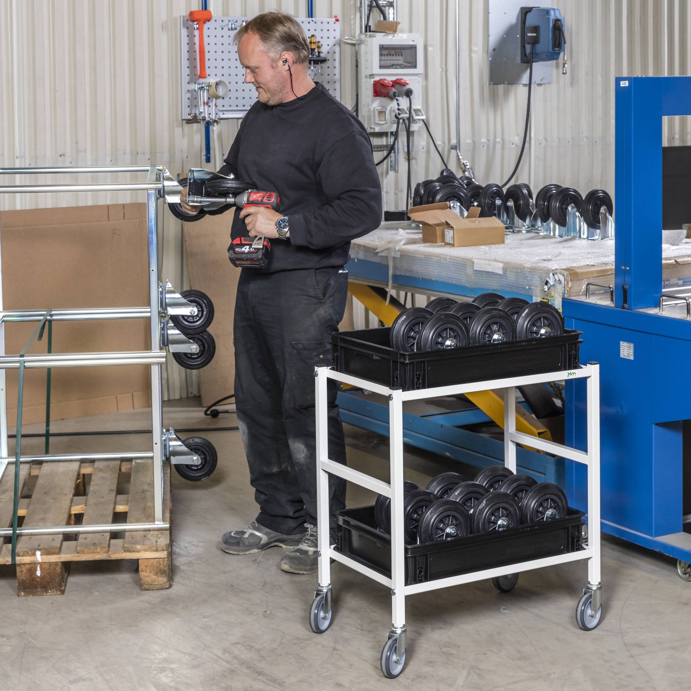 Kongamek Tischwagen 625x414mm Ladefläche in rot ohne Bremse