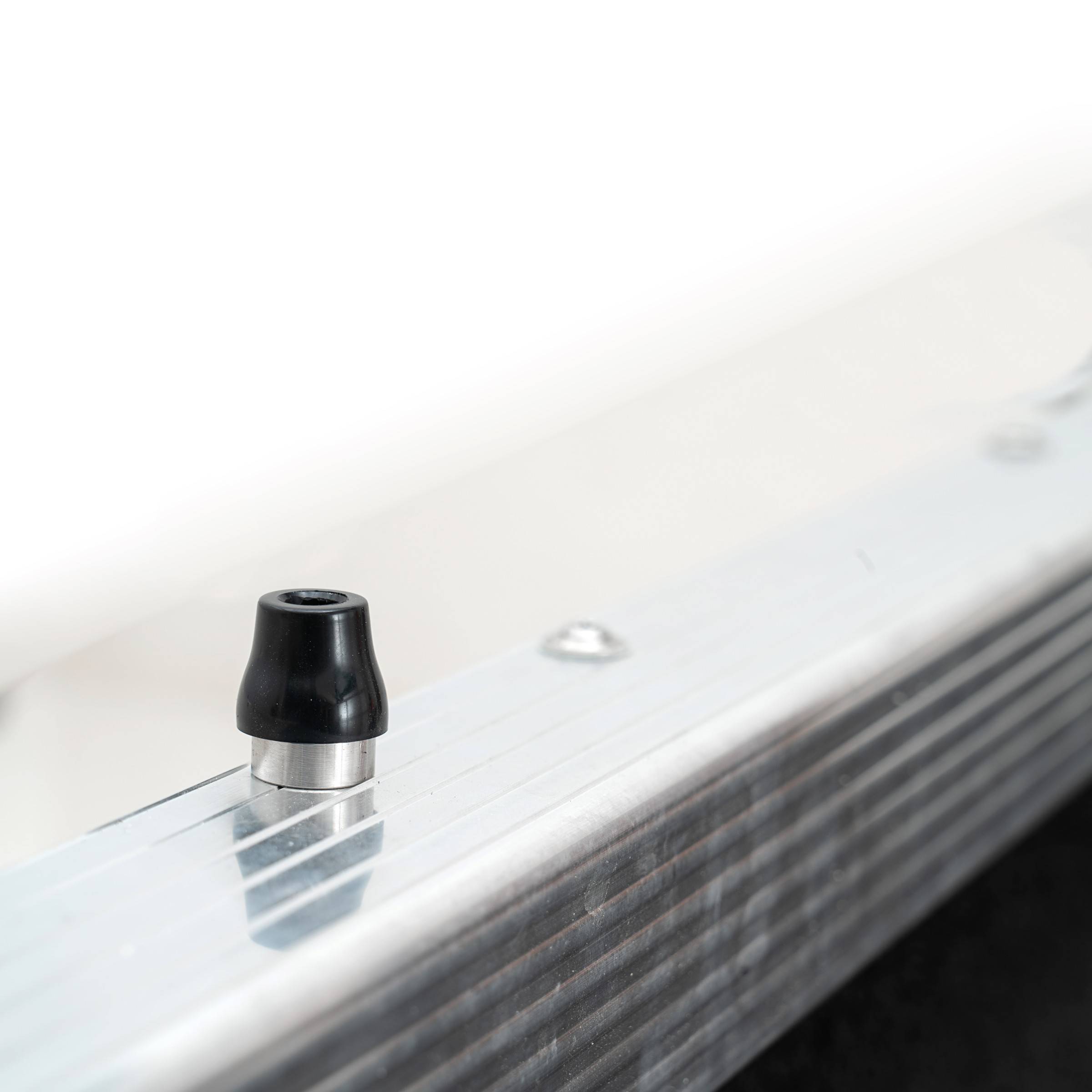 Dolle Flachdachausstieg clickFIX® vario Aluminium-Scherentreppe 130 x 70 cm 1 Zwischenrahmen 239 – 266 cm Raumhöhe