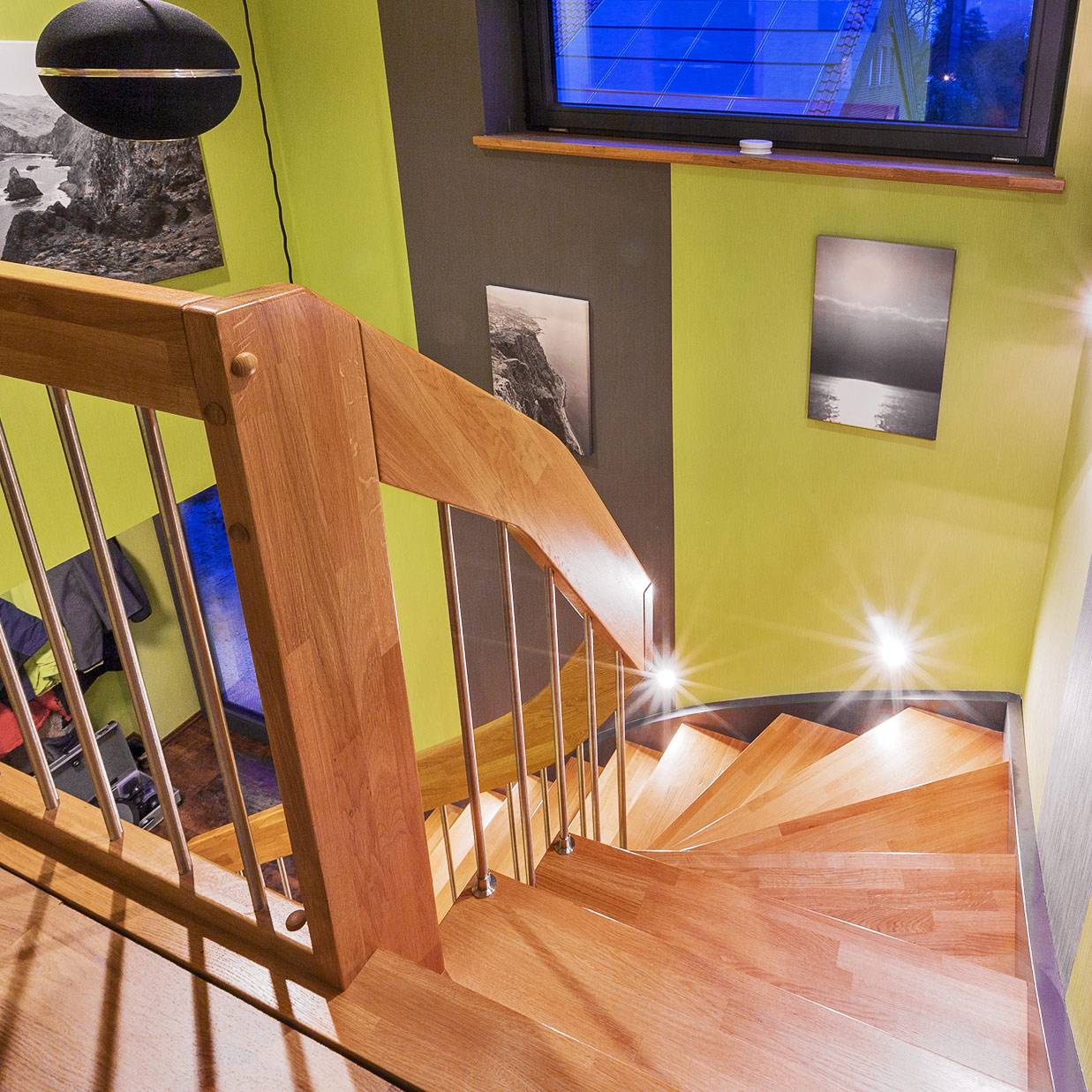 Dolle Geschosstreppe Bilbao Geradelaufend 270-300cm GH Holz rund 30mm Buche weiß