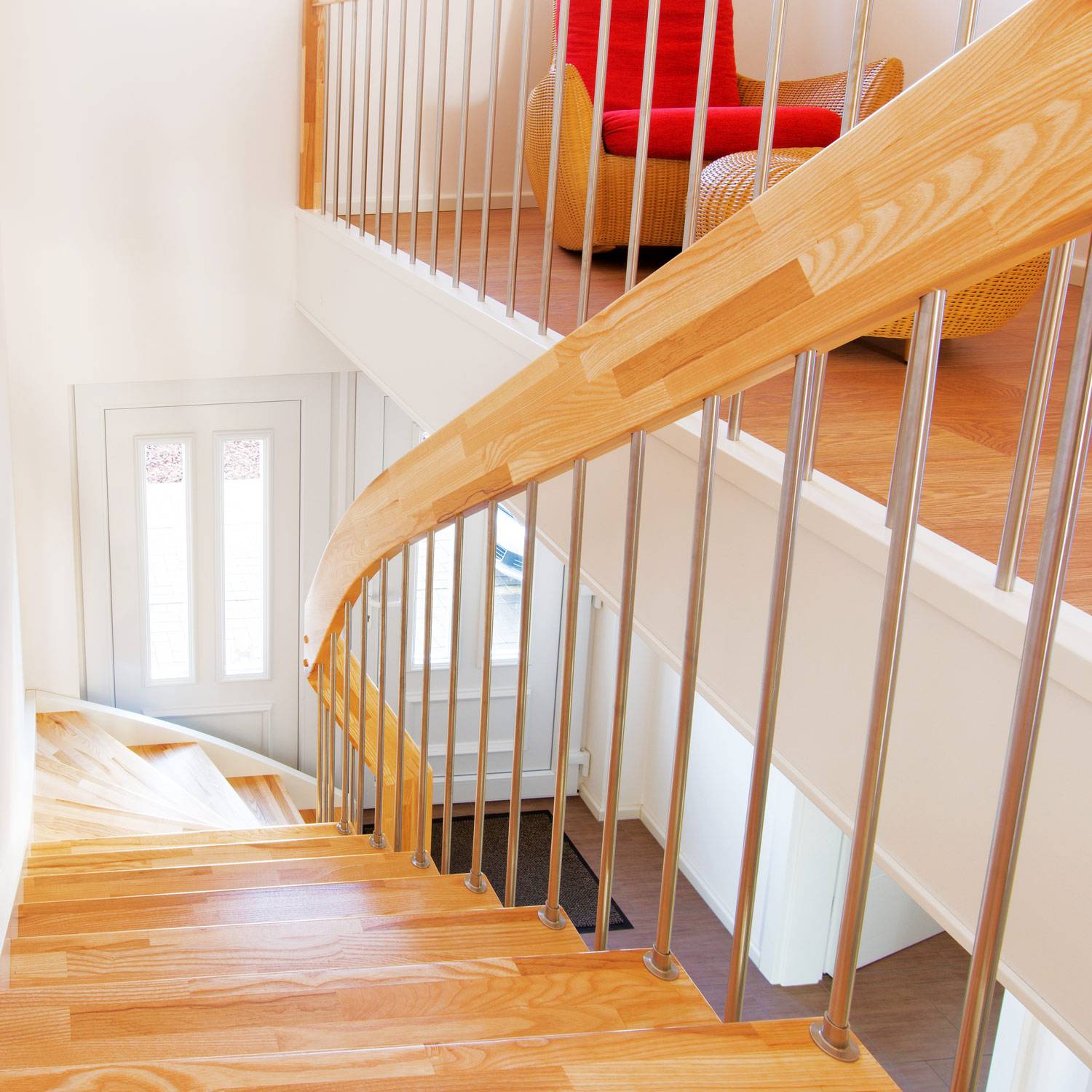 Dolle Geschosstreppe Bilbao Geradelaufend 234-260cm GH Holz rund 30mm Eiche weiß