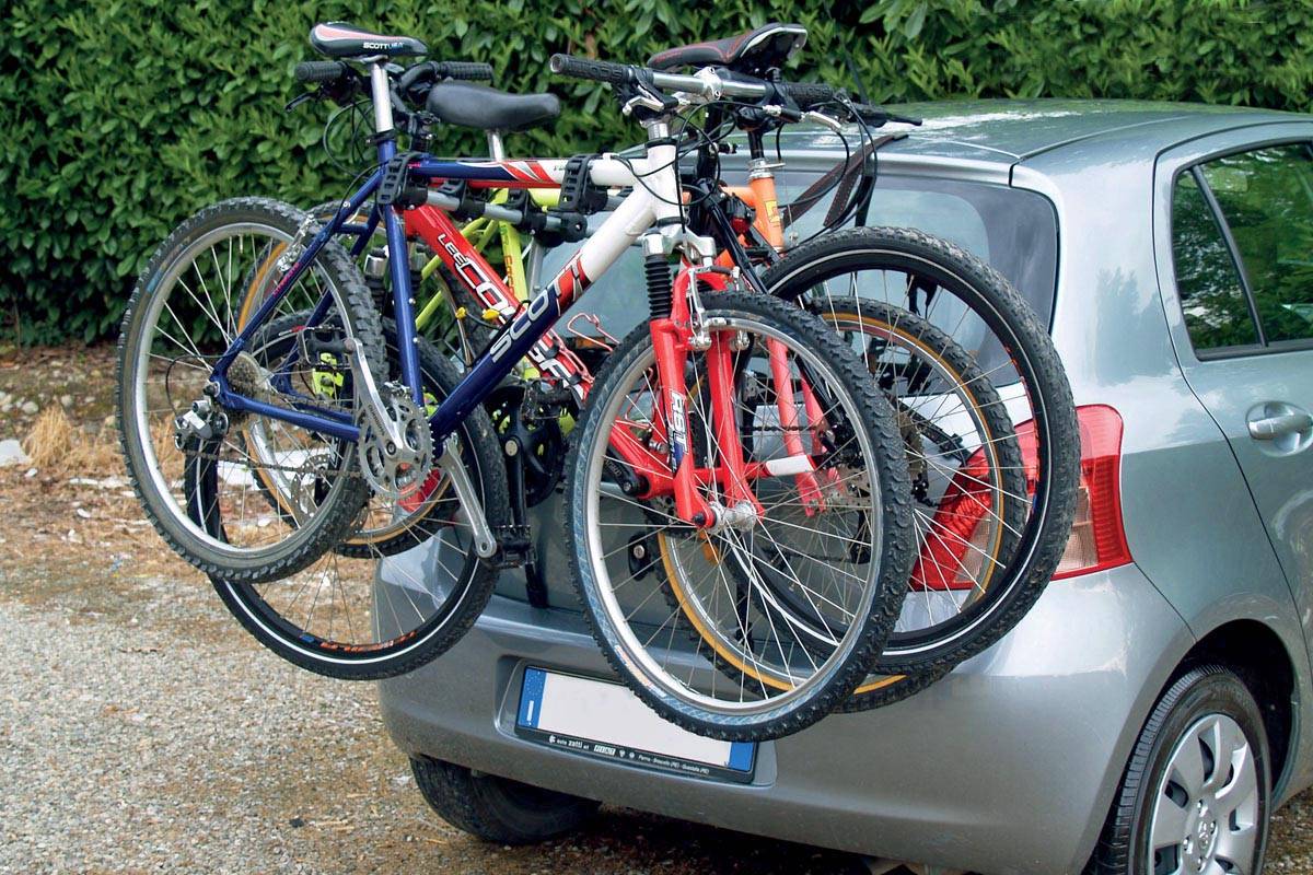 VDP Biki Fahrradträger kompatibel mit für VW Passat Variant B8 Kombi ab 2014 Heckträger 3 Fahrräder