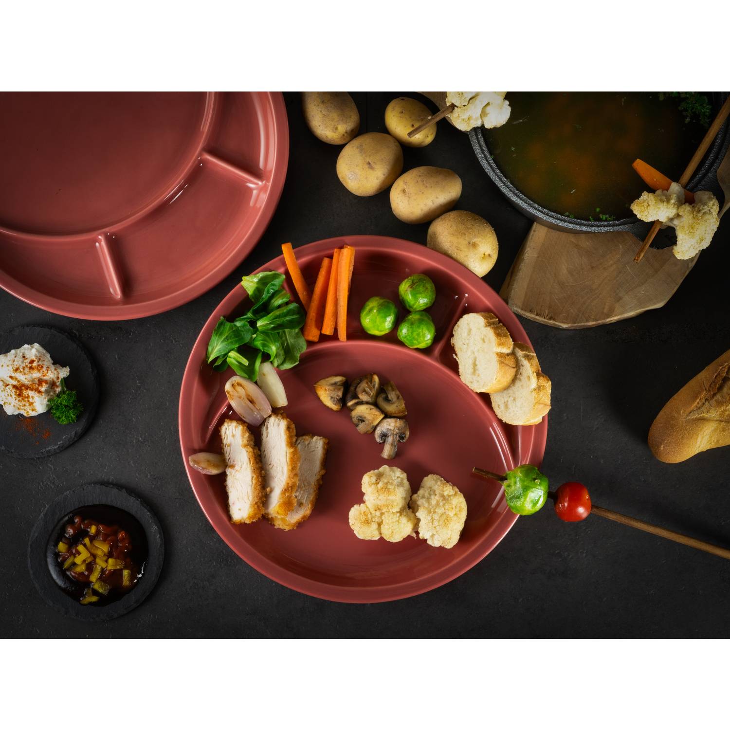 CreaTable 22925 Tafelservice Universal für 4 Personen, Porzellan, rot (1 Set, 4-teilig)