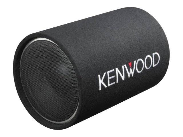 Schwarzer zylindrischer Kenwod-Autolautsprecher-Subwoofer auf weißem Hintergrund