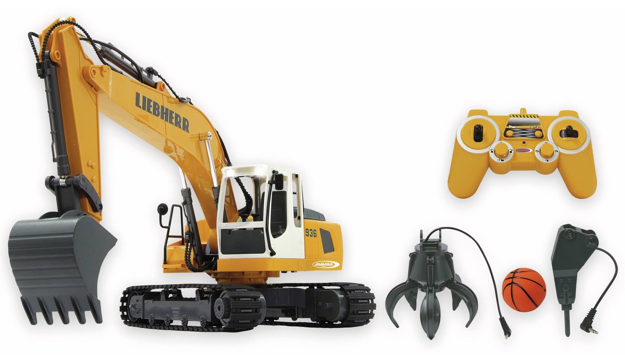 Gelber Liebherr-Baggerspielzeug mit Fernbedienung, Klauenaufsatz, Basketball und Ladegerät auf weißem Hintergrund.
