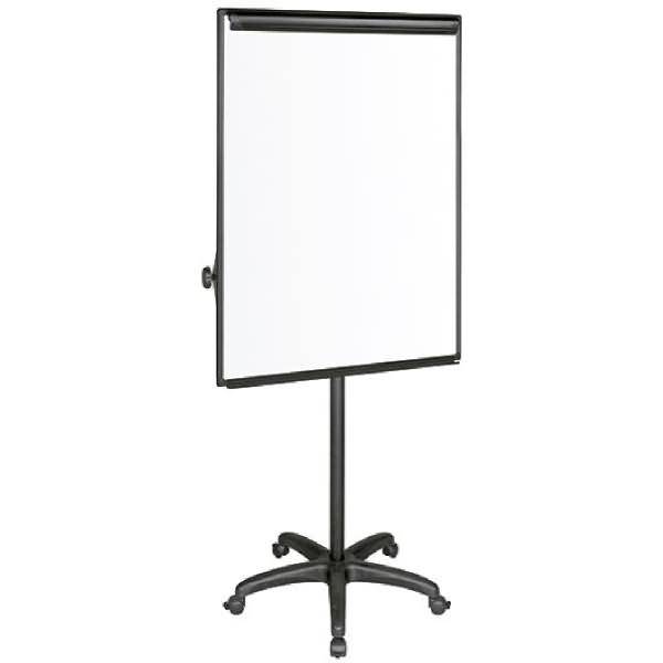 Mobile Flipchart-Staffelei mit unbeschrifteter Whiteboard auf verstellbarem Ständer und fünfrädrigem Standfuß.