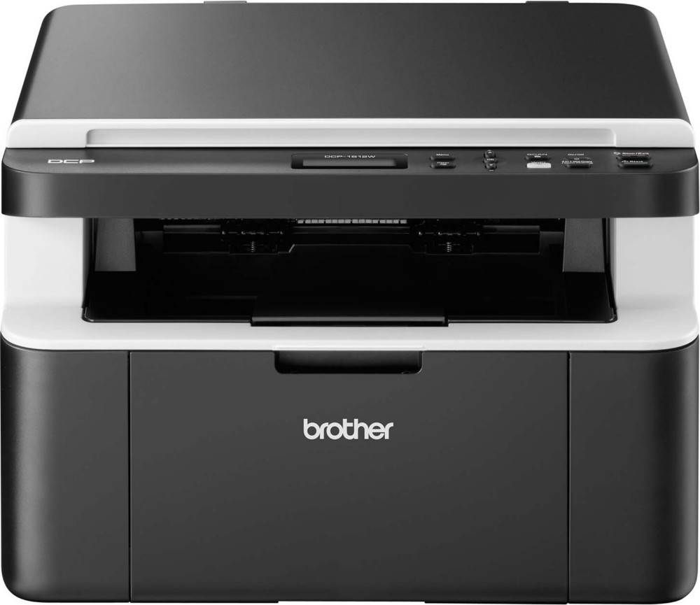 Ein schwarz-weißer Drucker mit dem 'Brother'-Logo an der Vorderseite, wobei der Papiereingabeschacht geöffnet ist und die Bedienknöpfe auf der Oberseite zu sehen sind.