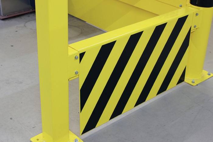 Unterfahrschutz L1080xH490mm STA gelb f.Rammschutzplanke m.Befestigungsmaterial