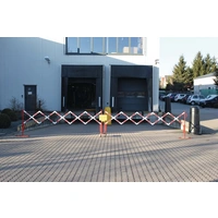 Scherengitter L2x8000xH1000mm m.Standfuß u.Rollenfüßen rot/weiß Scherengitter L2x8000xH1000mm m.Standfuß u.Rollenfüßen rot/weiß