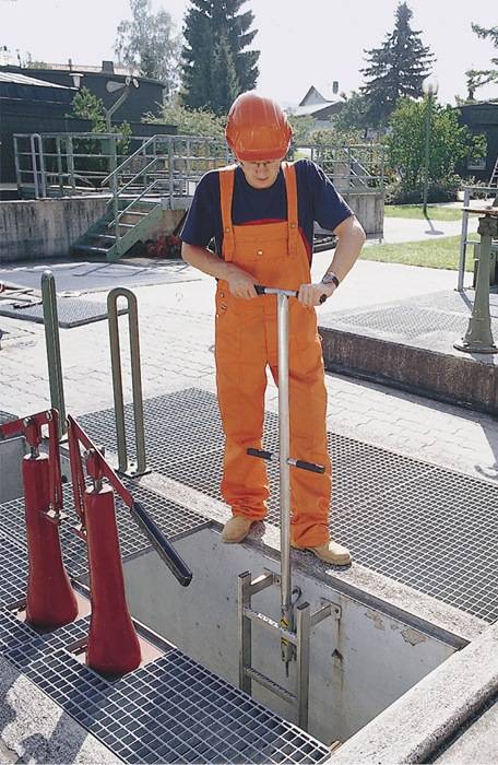 Schachtleiter 15Sprossen L.4,2m LW 400mm VA Außen-B.440mm Zarges