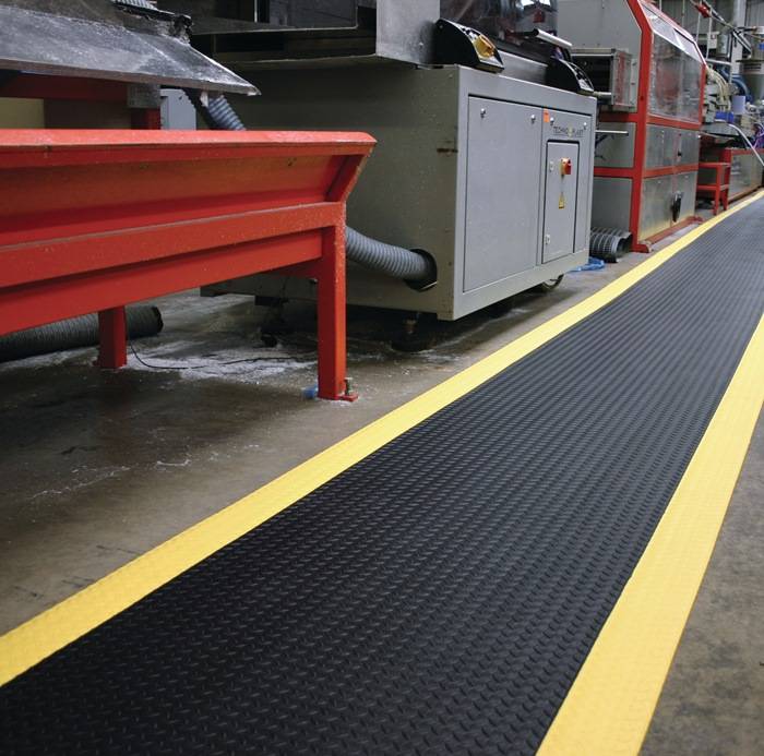 Arbeitsplatzbodenbelag Zuschnitt B1200xS9mm schwarz/gelb PVC Preis p.lfd.m COBA