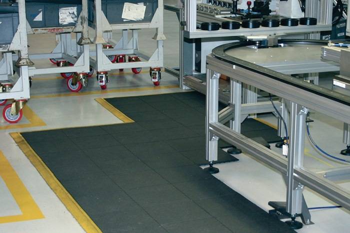 Arbeitsplatzbodenbelag Bodenelement L900xB900xS16mm grau Naturkautschuk COBA