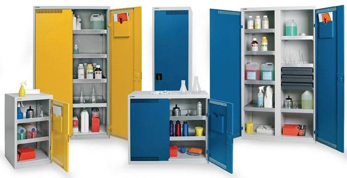 Umweltschrank H1800xB1000xT500mm lichtgrau/signalgelb 7 Wannen,22l u.3 Schubl.