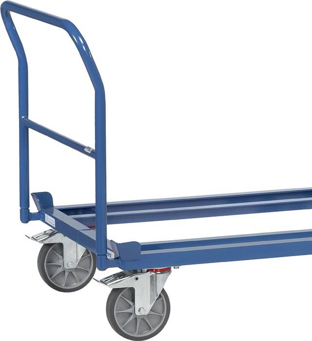 Blauer Stahlflachbetthandwagen mit zwei grauen Lenkrollen auf weißem Hintergrund.