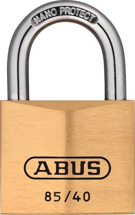 Ein Messingvorhängeschloss mit der Aufschrift 'ABUS' auf der Vorderseite, ausgestattet mit einem Stahlbügel.