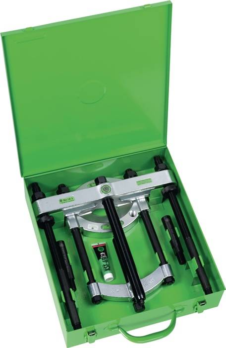 Eine grüne Werkzeugkiste, die einen Radnabenzieher-Satz enthält, bestehend aus verschiedenen Metallstangen und einem zentralen Auszugsmechanismus, der für Autoreparaturen verwendet wird.