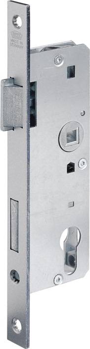 Eine Nahaufnahme eines Metalltürschlossmechanismus, die den Riegel und die Schließkomponenten zeigt, mit einer rechteckigen Öffnung für den Schlüssel oder den Griff.