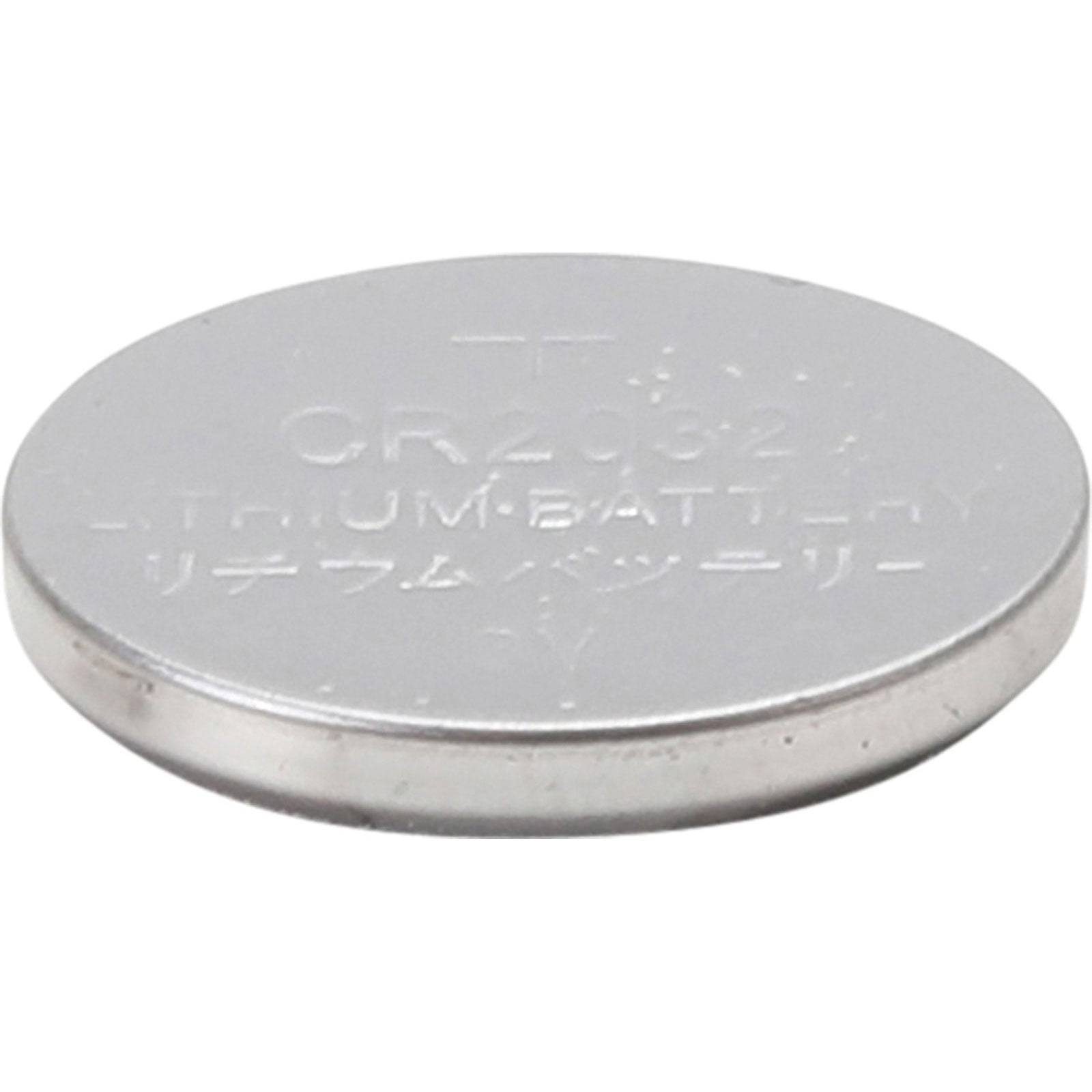 Eine Silber-CR2032-Lithiumbatterie aus Draufsicht, mit geprägtem Text.