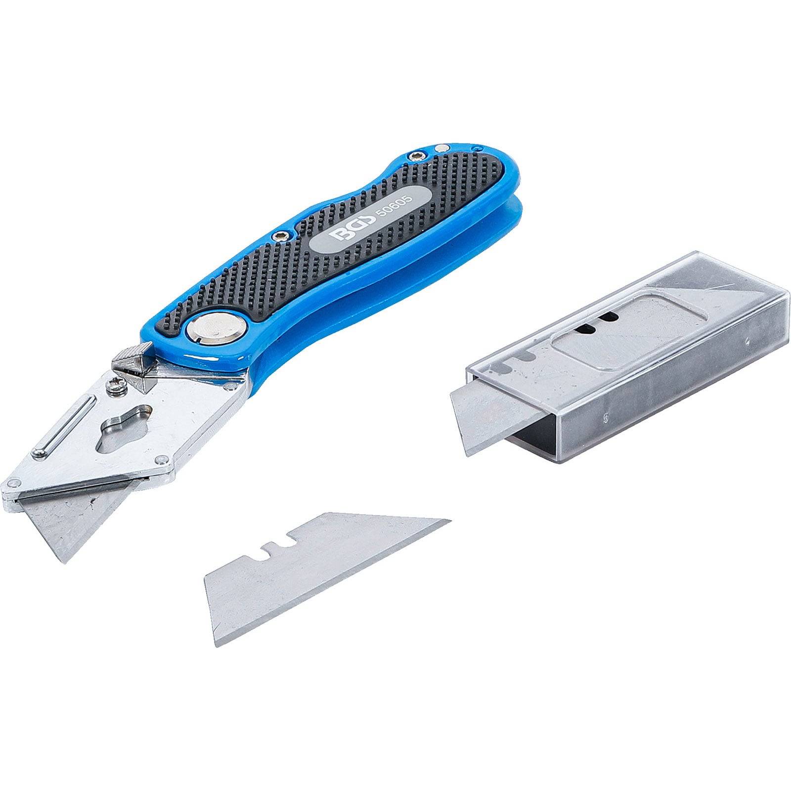 Ein Universalmesser mit blauem Griff, einer abgenommenen Klinge und einer Klingenlagerbox mit Ersatzklingen daneben.