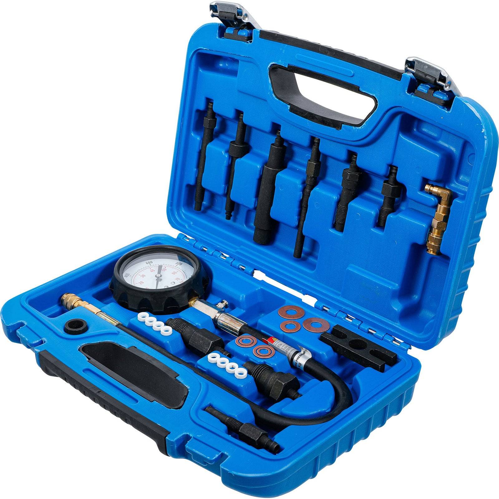 Eine blaue Werkzeugkiste mit verschiedenen Werkzeugen zur Automobildiagnose, darunter ein Druckmesser, Schläuche und Anschlüsse, in ausgeschnittenen Fächern übersichtlich angeordnet.