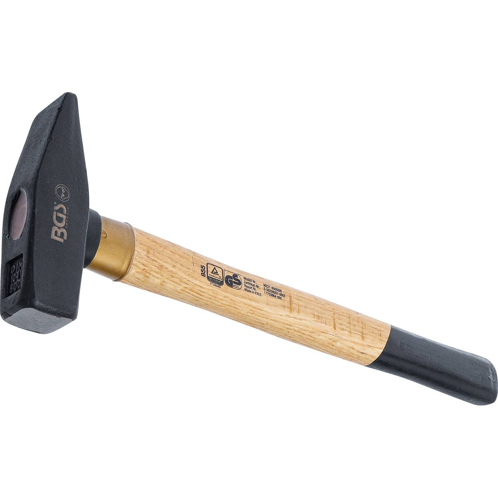 Ein Hammer mit einem Holzgriff und einem schwarzen Metallopf, versehen mit Markierung und Sicherheitssymbolen am Griff.