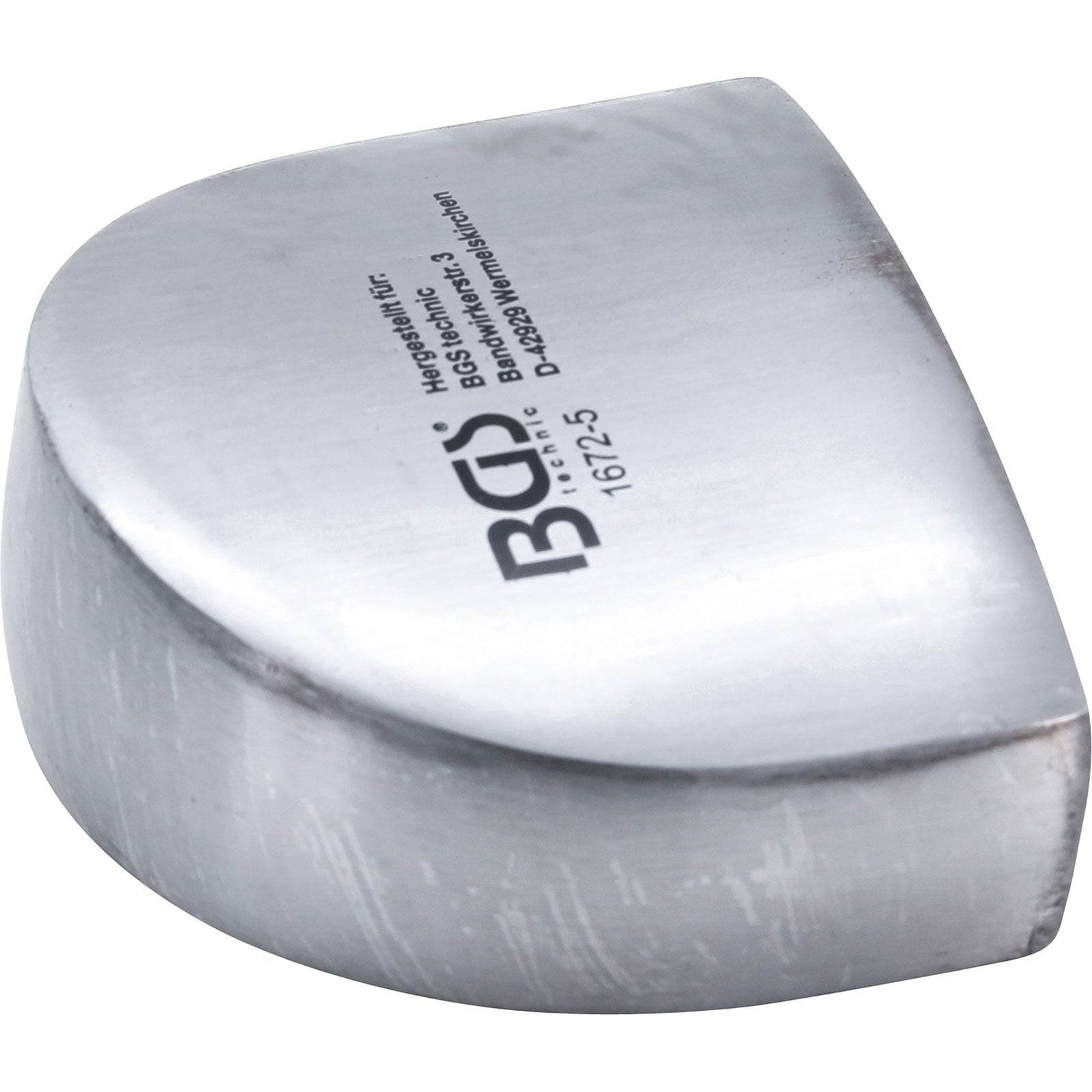 BGS' markierter metallischer, gebogener Werkzeugkopf, höchstwahrscheinlich Teil eines spezialisierten Werkzeugs für Hardware- oder mechanische Aufgaben, der seinen glatten, silbernen Finish präsentiert.