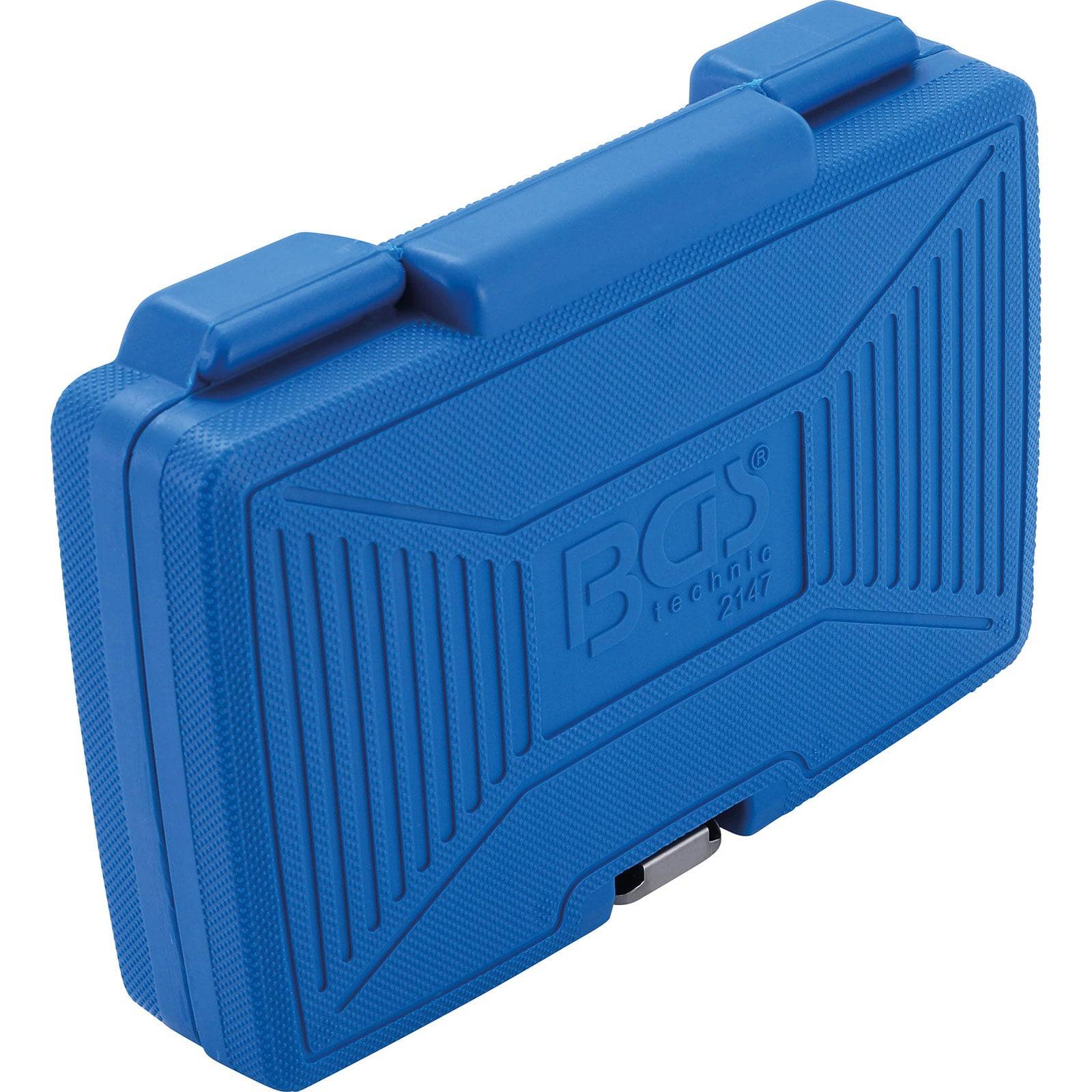 Ein blauer Hartplastik-Werkzeugkoffer mit dem Logo 'BGS', das auf der Vorderseite eingeprägt ist, mit einer strukturierten Oberfläche und einem sicheren Verschlussgriff.