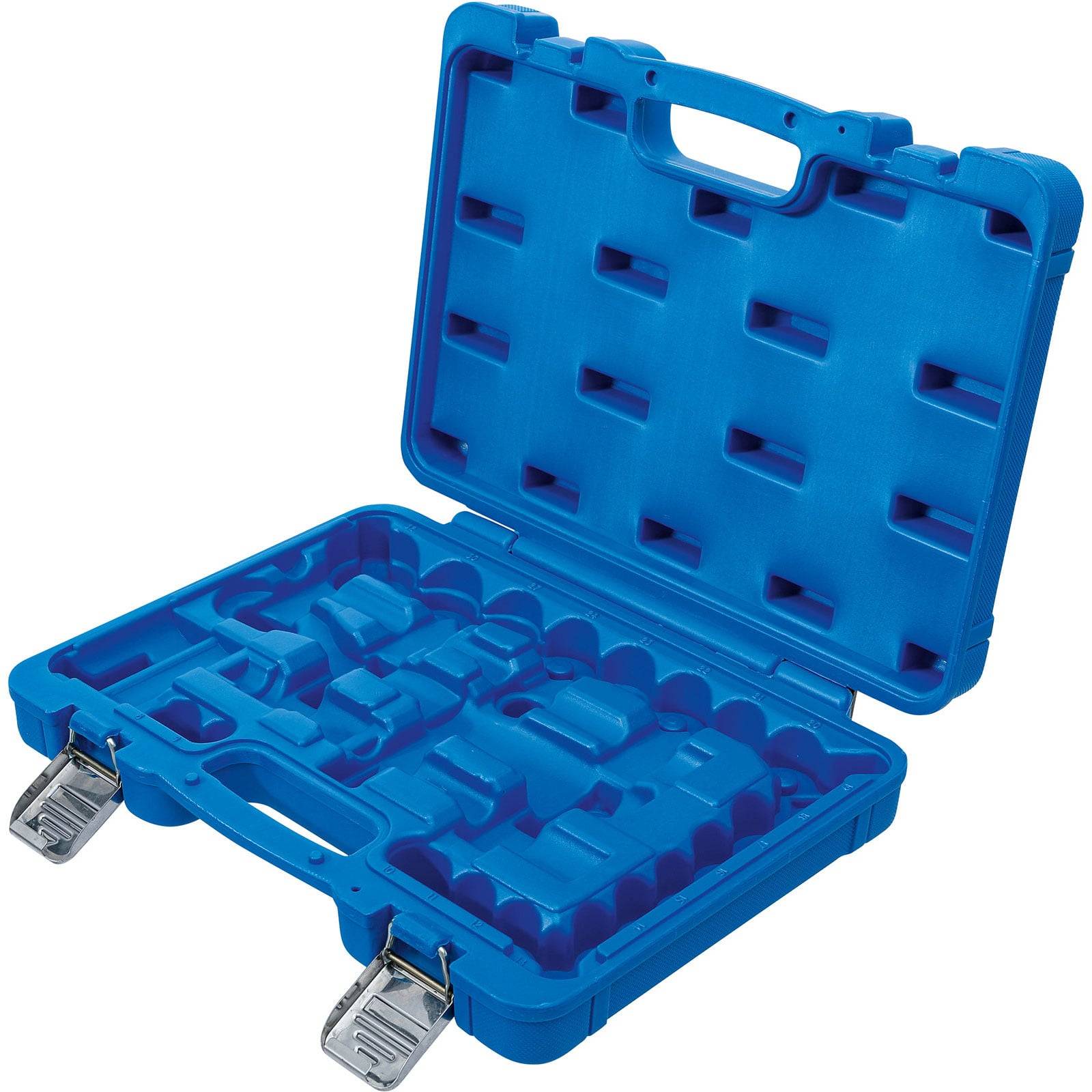 Eine blaue Kunststoff-Transportbox ist geöffnet und zeigt ein konturiertes Innenleben, das darauf ausgelegt ist, bestimmte Werkzeuge sicher zu halten, mit zwei Metallverschlüssen.
