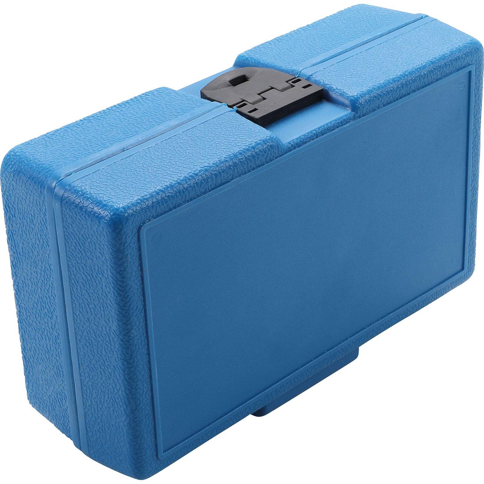 Eine blaue strukturierte Aufbewahrungsbox mit einem schwarzen Verschluss, die aufrecht steht.